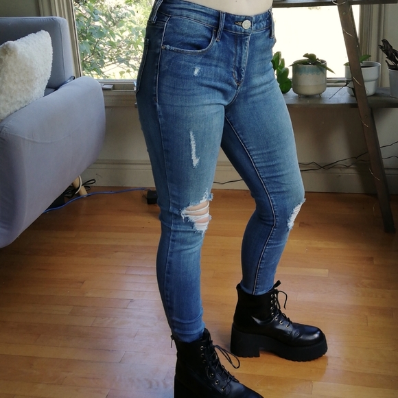 Skinnygirl jeans - distressed - Picture 1 of 9